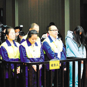 6月5日，因涉嫌虚开增值税专用发票罪，我市某公司负责人王某（女）被东区检察院依法批捕。 